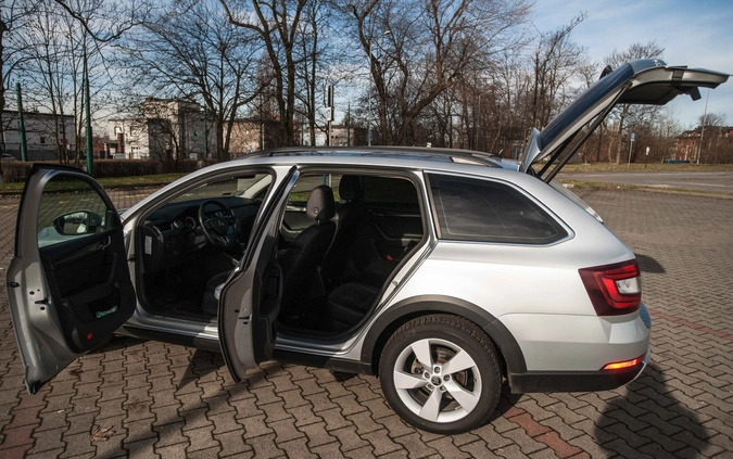 Skoda Octavia cena 83900 przebieg: 66000, rok produkcji 2017 z Lębork małe 781